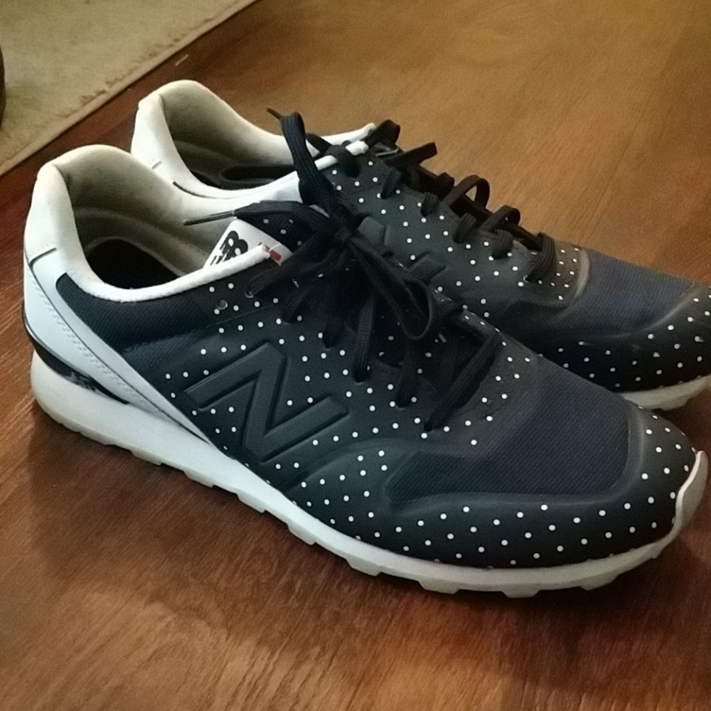 New Balance 696